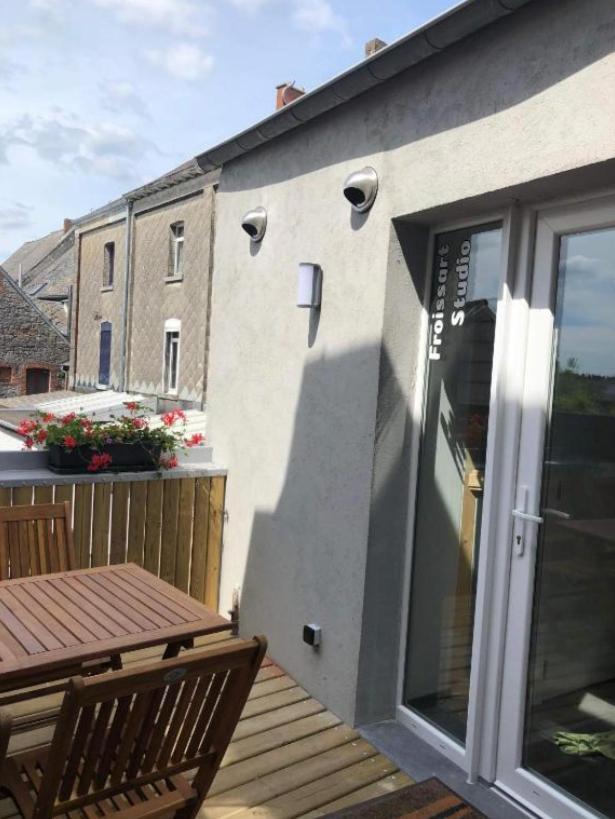Froissart Loft Et Studio Chimay Exterior photo
